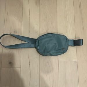 lululemon athletica Crossbody Bag in Teal